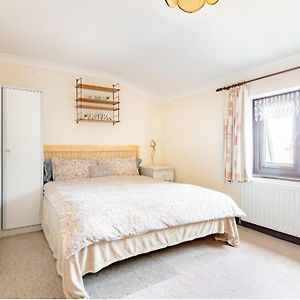 Spacious Room 2 Mins From Station